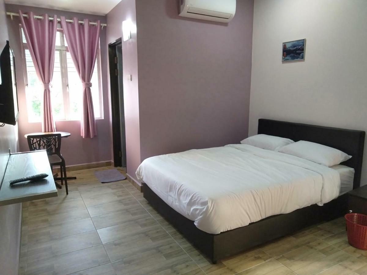 Purple Dream Home Teluk Panglima Garang Exterior photo